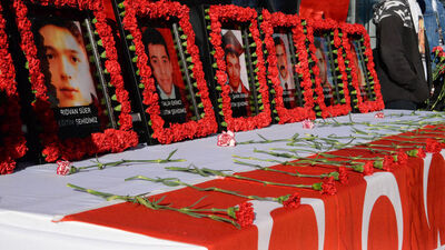 Diyarbakır'daki bombalı katliam kurbanları anıldı