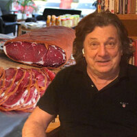 Vedat Milor'un pastırma anketi iki şehri karşı karşıya getirdi