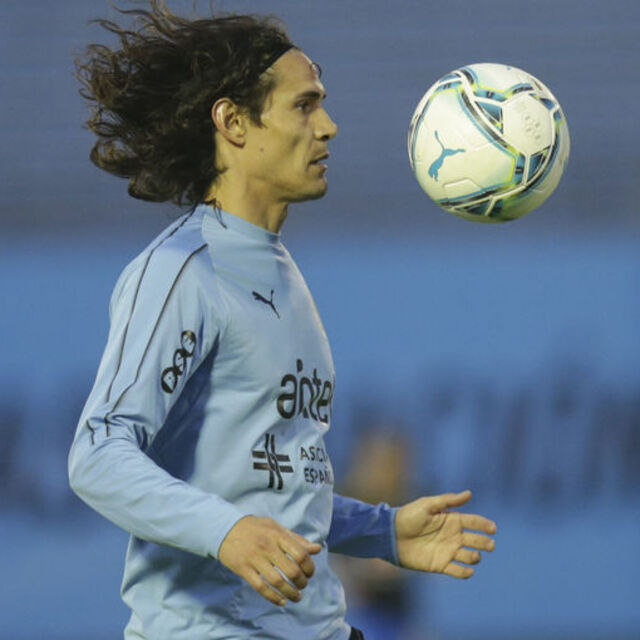 Uruguaylı futbolculardan Cavani'ye destek