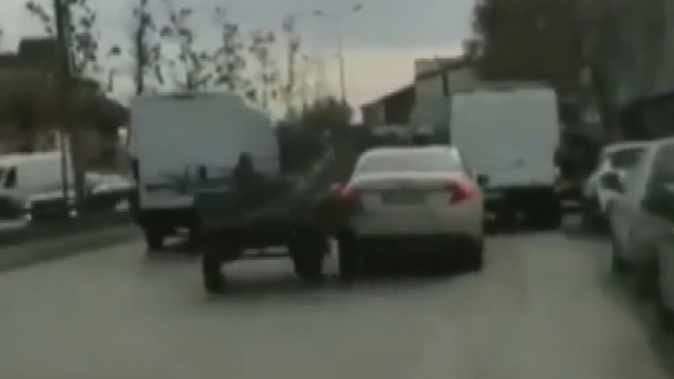Trafikte şaşkına çeviren görüntü!
