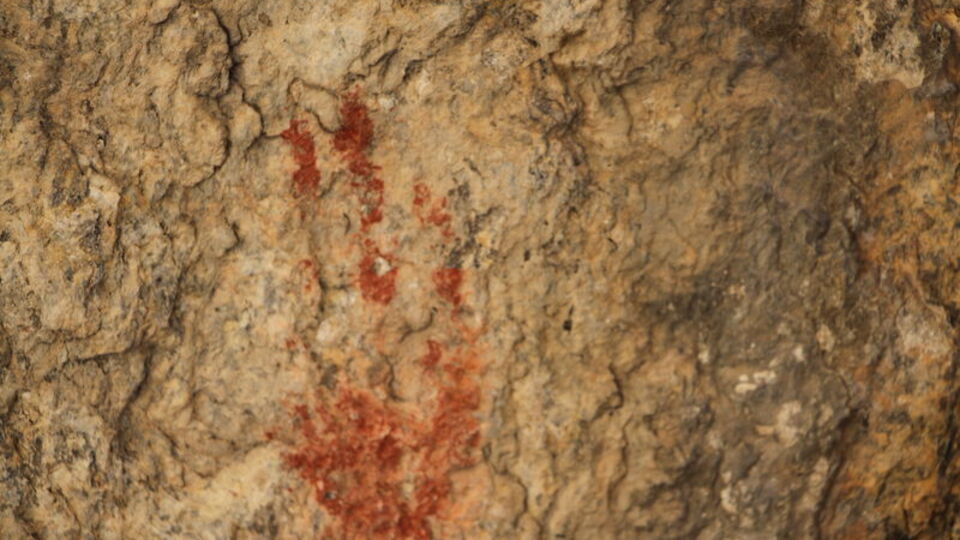 Manisa'da binlerce yıllık küller ve ayak izleri araştırıldı