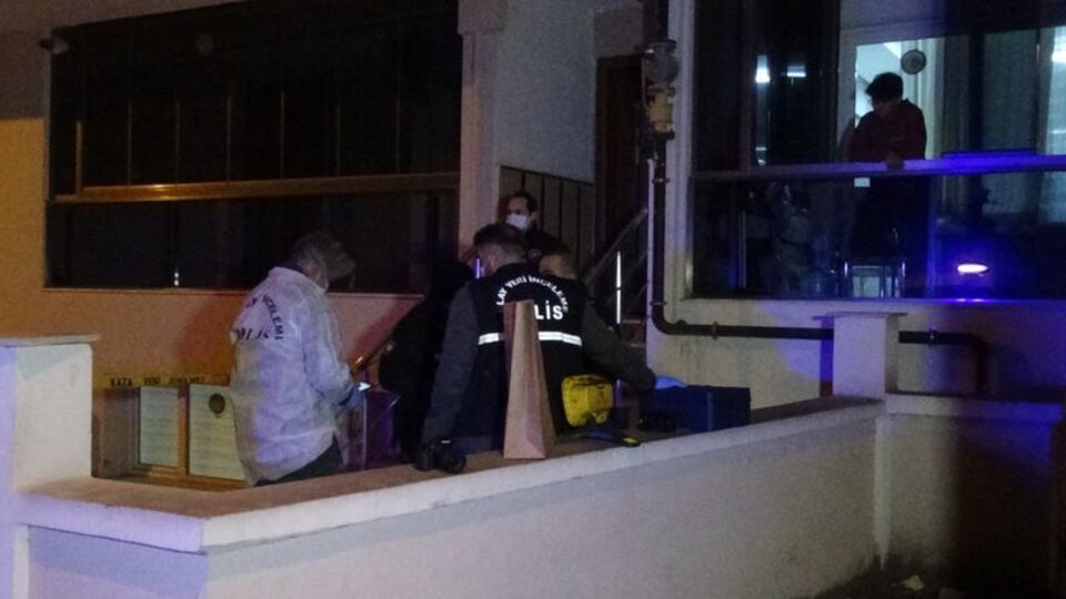 İzmir'de 4. kattan düşen kadın hayatını kaybetti