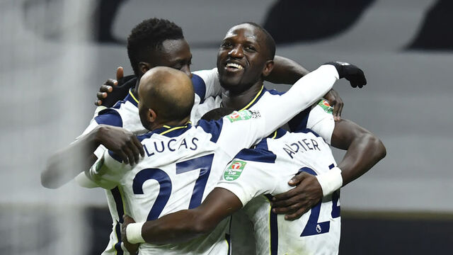 İngiltere'de ilk finalist Tottenham