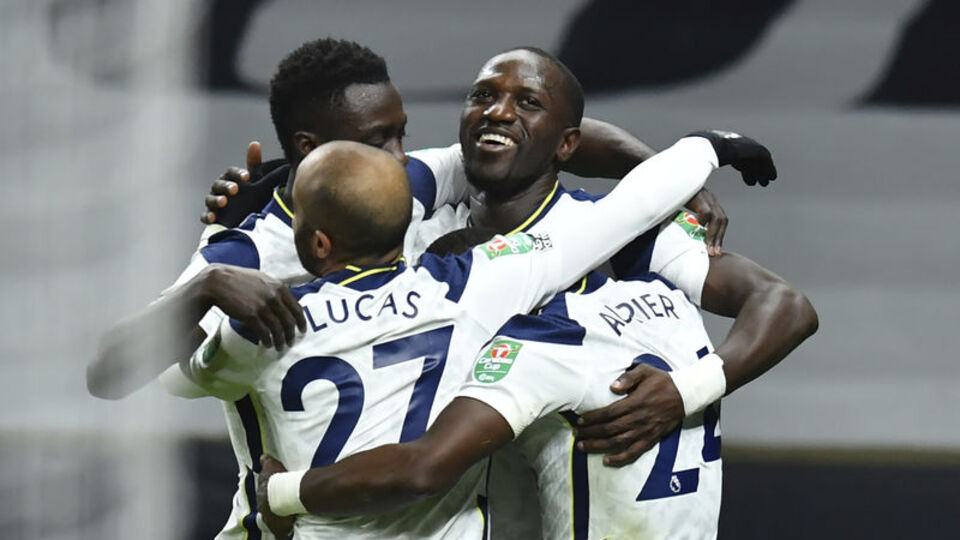 İngiltere'de ilk finalist Tottenham