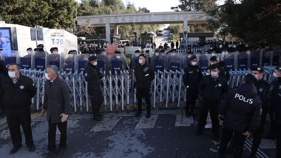 Beşiktaş ve Sarıyer'de gösteri ve yürüyüşlere yasak!