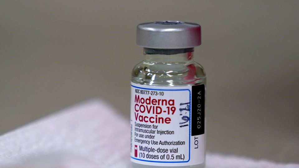 Avrupa'da Moderna aşısına onay!