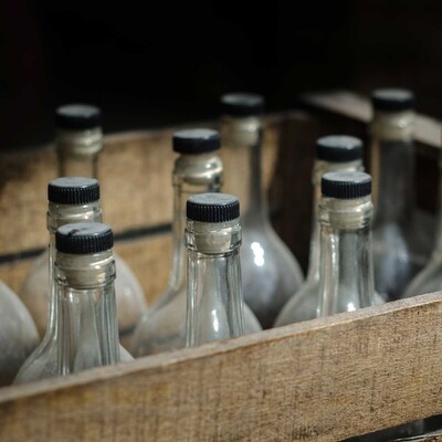 Rakı şişesinde kayıp oldu!