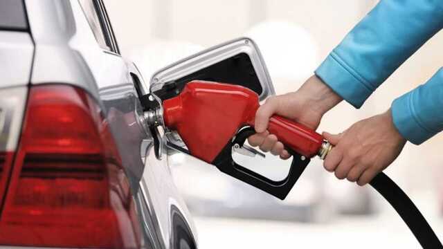 Benzine zam geldi