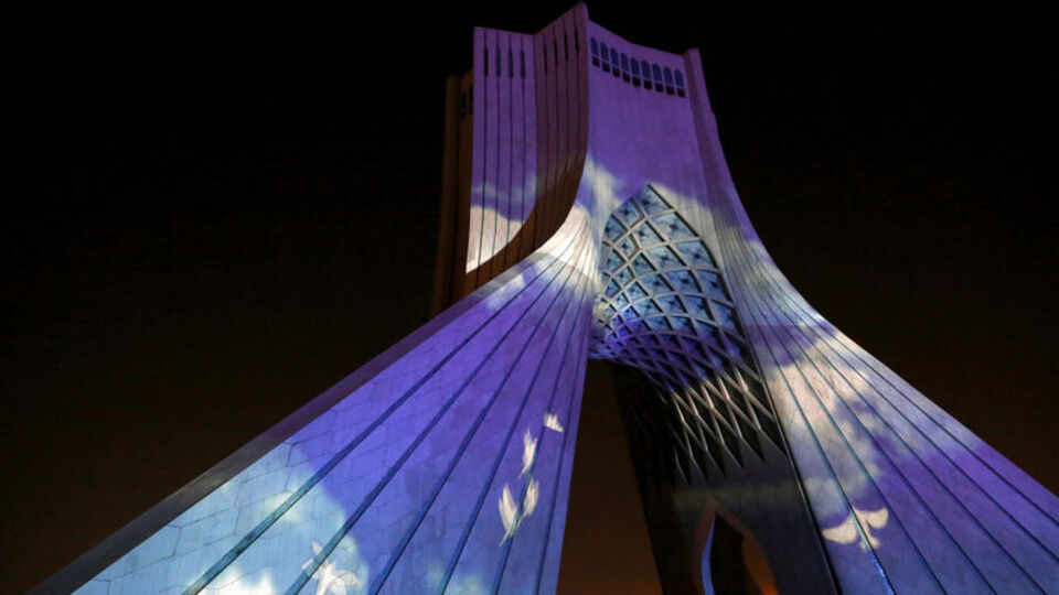 İran'da düşürülen Ukrayna uçağının kurbanları anıldı