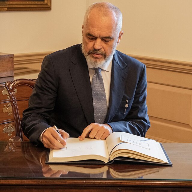 Arnavutluk Başbakanı Edi Rama kimdir?