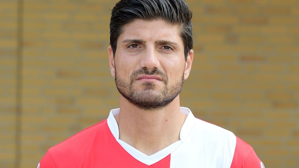 Survivor Barış Özbek kimdir?