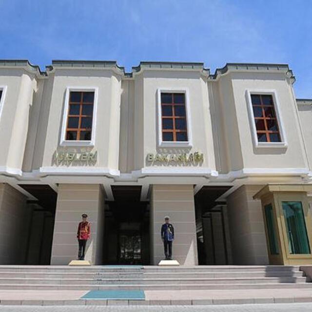 İki meclis üyesine uzaklaştırma