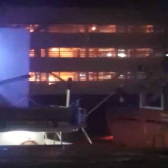 Tuzla'da gemide yangın çıktı!
