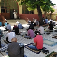 65 yaş üstü ve 20 yaş altı cumaya gidebilir mi?