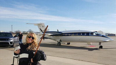 Özel jetiyle baskına katıldı, sözlerine tepki yağdı!