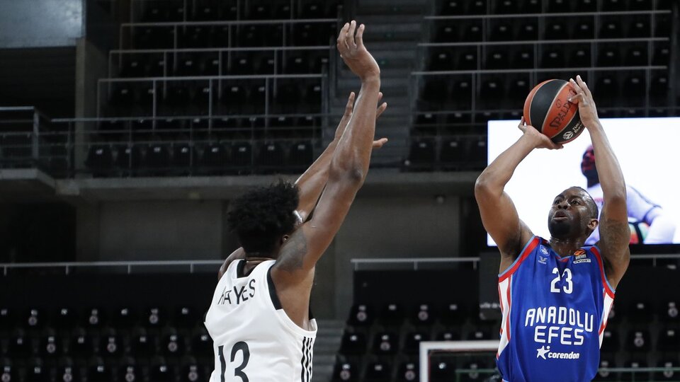 Efes, ASVEL'e fark attı!
