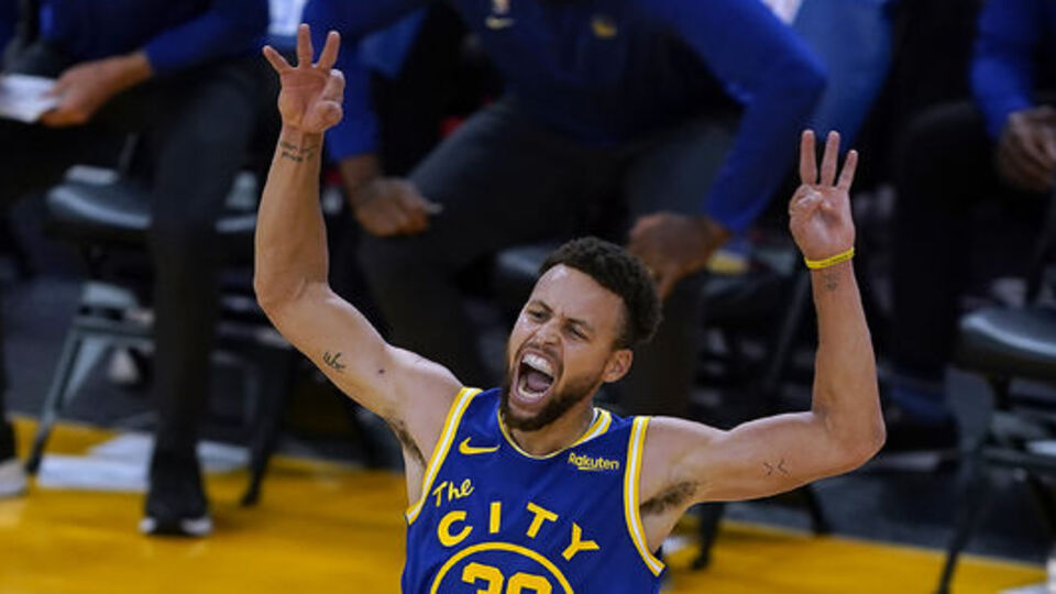 Warriors, 22 sayı geriden geldi!