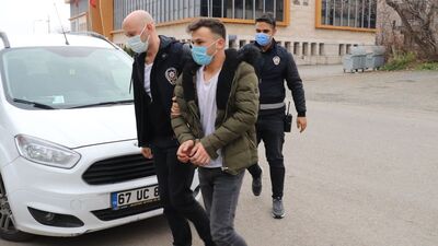 Maske takmayan genç, polise saldırdı