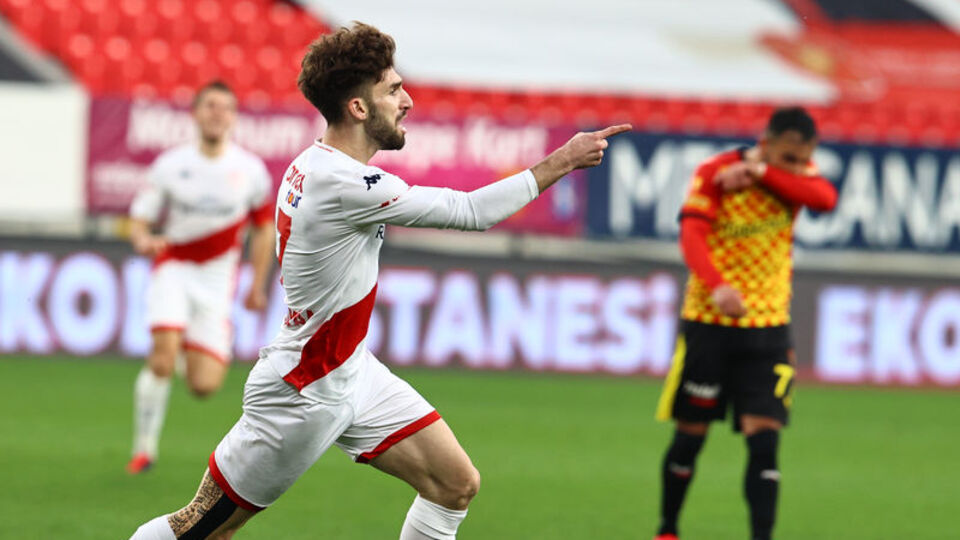 Antalyaspor dışarıda siftah yaptı!