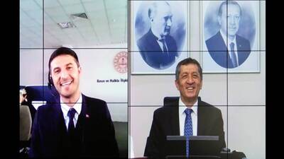 O telefona 'Bakan'! Arayanlar şaşırıyor