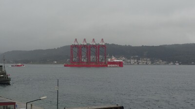 173 metrelik dev Çanakkale'den geçti