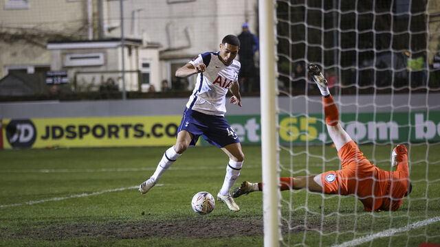Tottenham, FA Cup'ta 4. tura kaldı