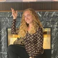 Adele, hem kazandı hem de kazandırdı