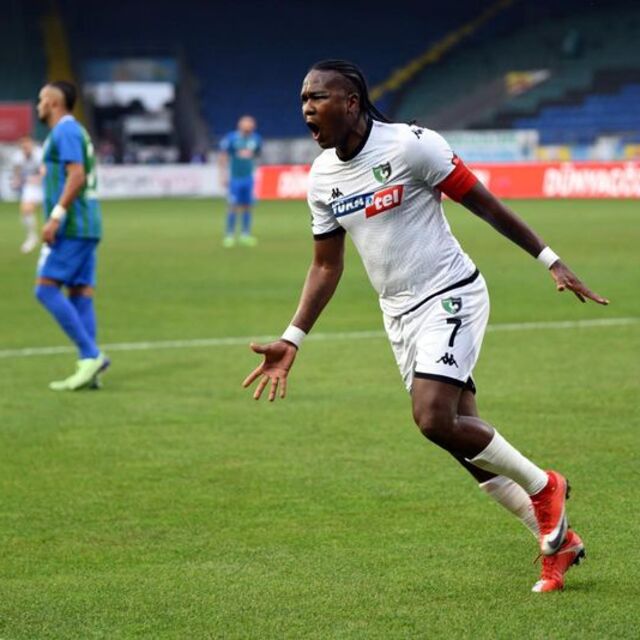 Denizlispor'da Rodallega coştu