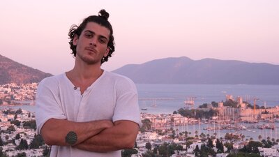 Survivor Poyraz kimdir?