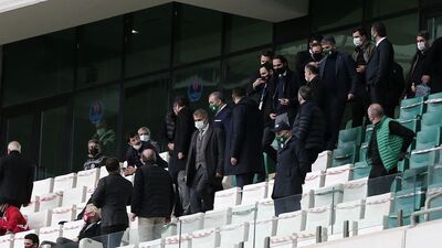 Nihat Özdemir, Bursa'da tribünde