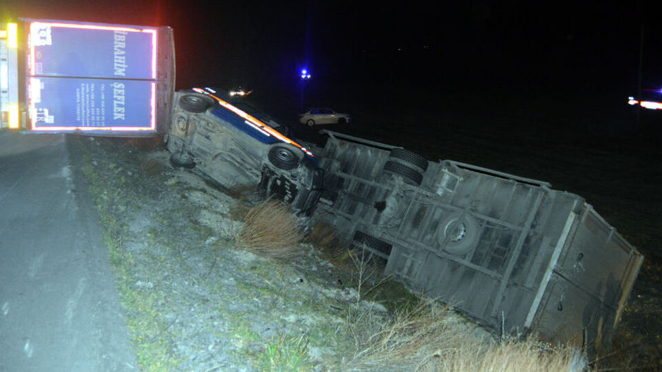 TIR'ları bile devirdi! Yaralılar var