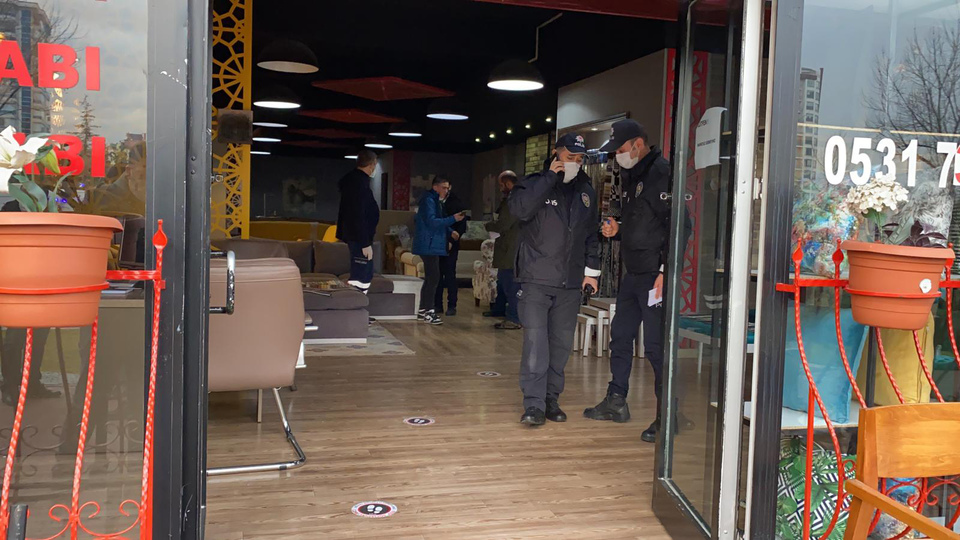 Bacanağı ve kayınpederine kurşun yağdırdı!