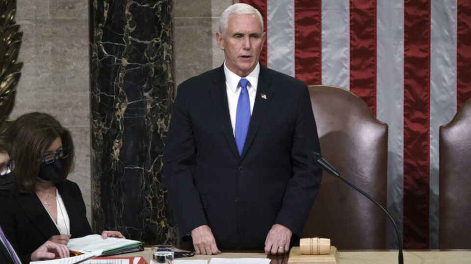 Pence: Trump'ın azli için adım atmayacağım