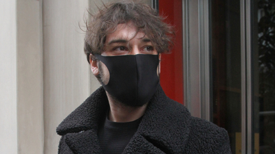 Kendini eğitime verdi