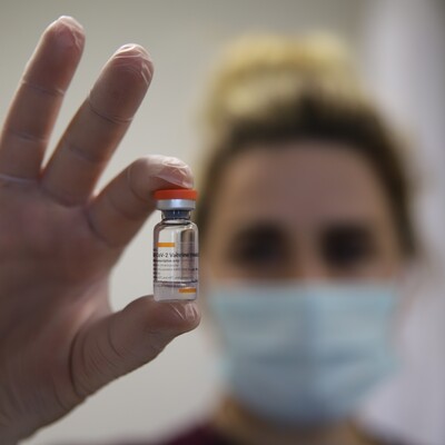 Aşı olan profesörler aşının etkilerini anlattı!