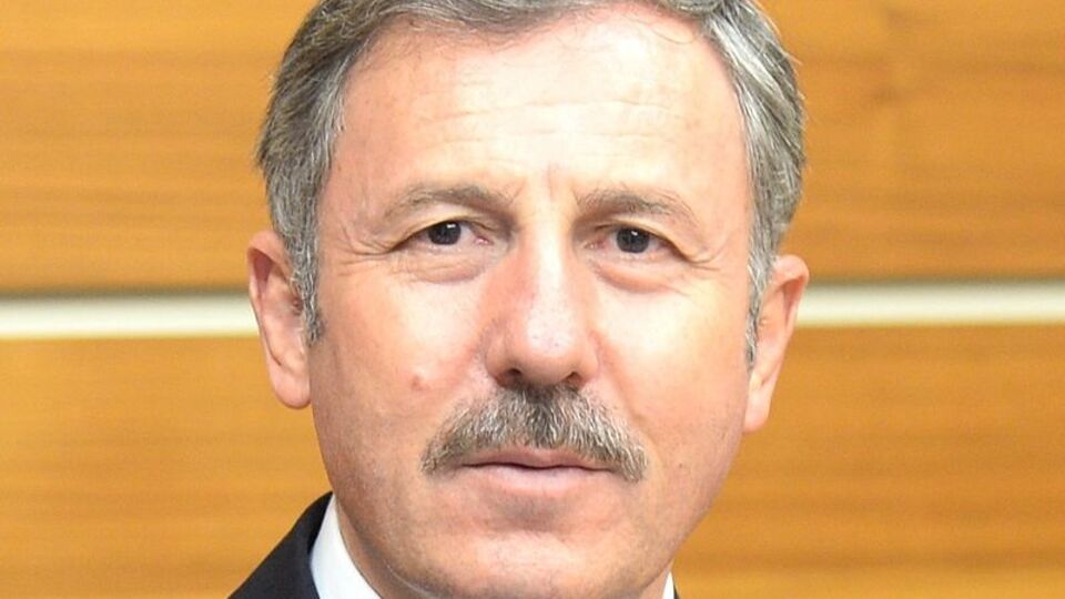 Selçuk Özdağ kimdir?