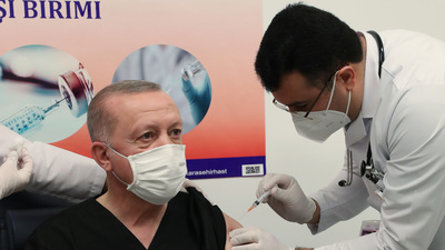 İşte Erdoğan'a aşı yapan o doktor