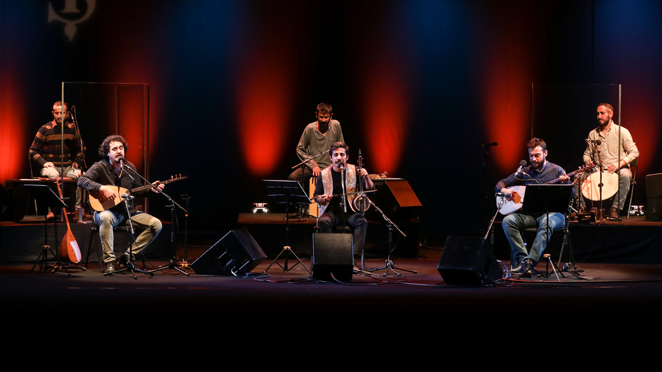 İş Sanat'ta türkü ziyafeti