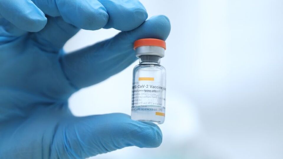 Kanser hastaları COVID-19 aşısı olmalı mı?