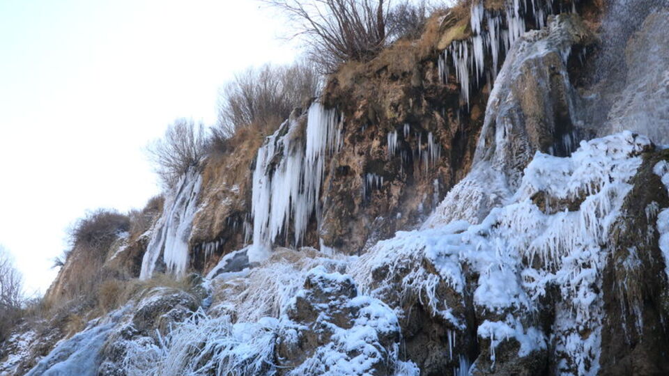 Dev sarkıtlar oluştu... Adeta 'buz dağı'