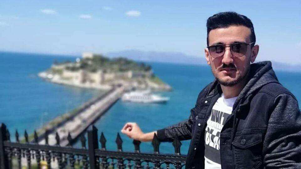 Takla atan araçtan sağ kurtulamadı