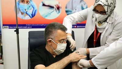 Cumhurbaşkanı Yardımcısı Oktay aşı oldu