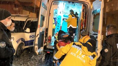 Tartıştığı karısını bıçakladı, ağlayarak polisi aradı