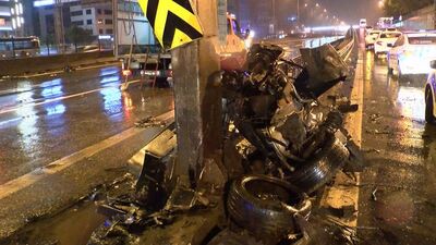 Bariyer ok gibi saplandı! 2 ağır yaralı