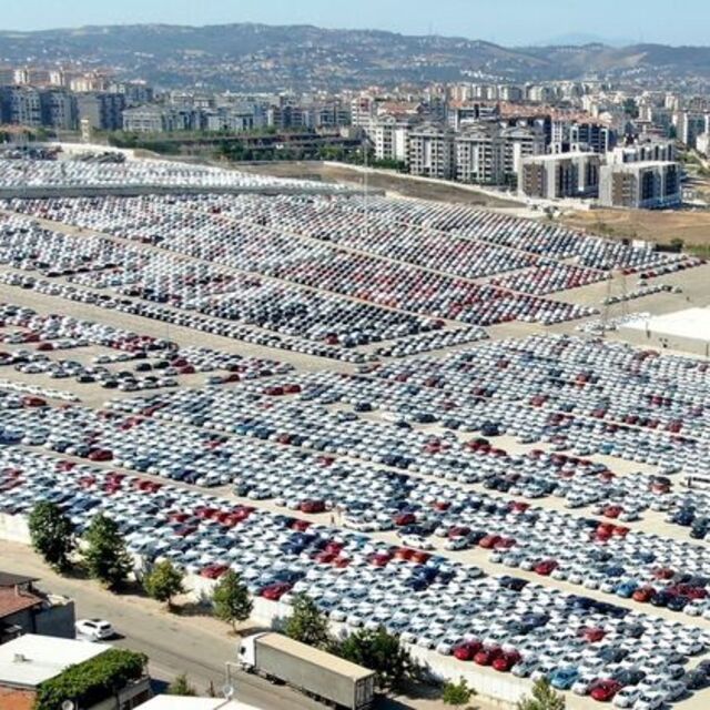Üretim azaldı, satışlar arttı