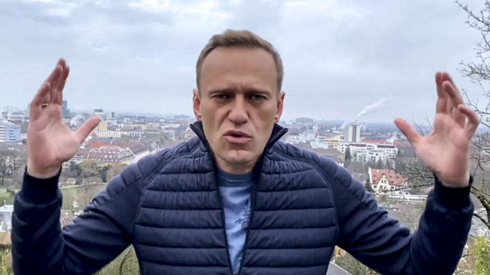 Moskova'ya dönen Navalny gözaltında!