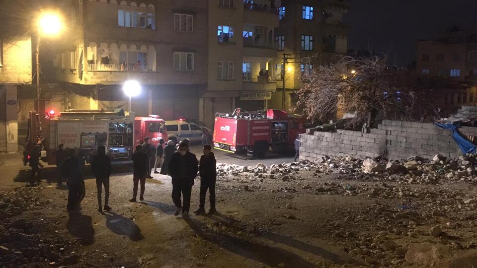 Metruk bina çöktü, anne ve 3 çocuğu yaralandı!