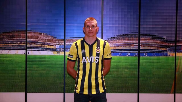 Fenerbahçe, Szalai transferini açıkladı