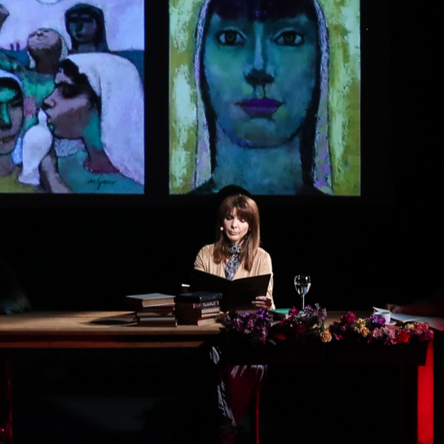 Gülten Akın şiir dinletisi İş Sanat'ta