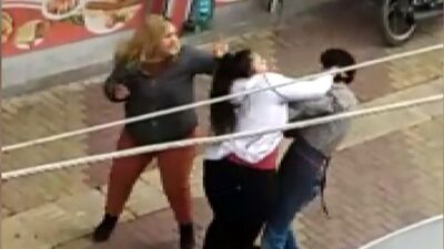 Kız kardeşlerden meydan dayağı!